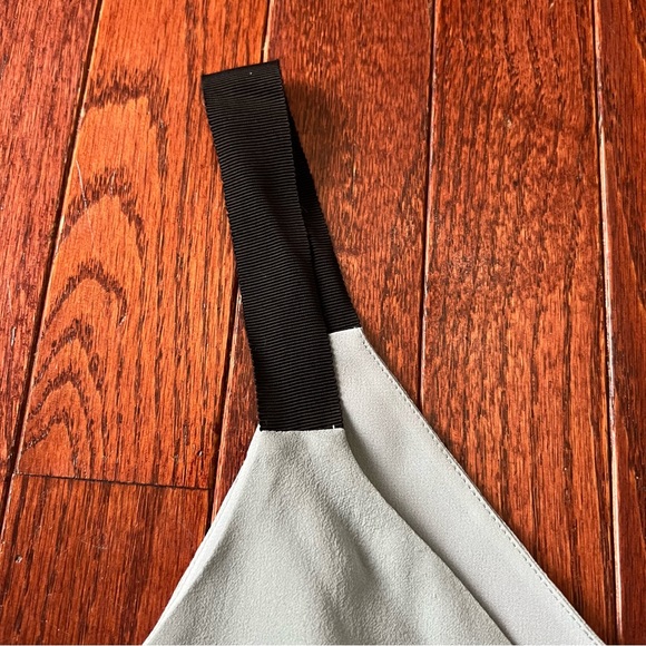 Banana Republic Silk Top Size S Petite Women’s Green Gray V Neck Tank Top Y2K - Picture 2 of 9